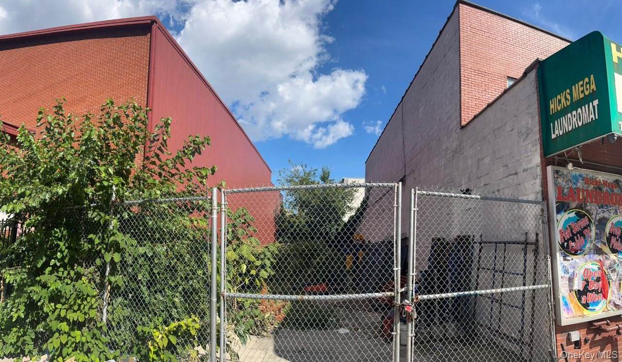 777 Hicks Street - Photo 1