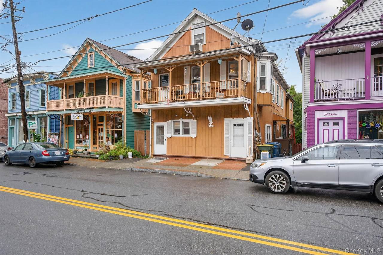 423 Main Street - Photo 1