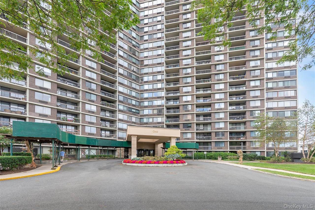 1 Bay Club Drive - Photo 1