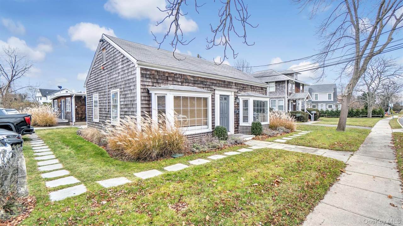 16 Library Avenue - Photo 1