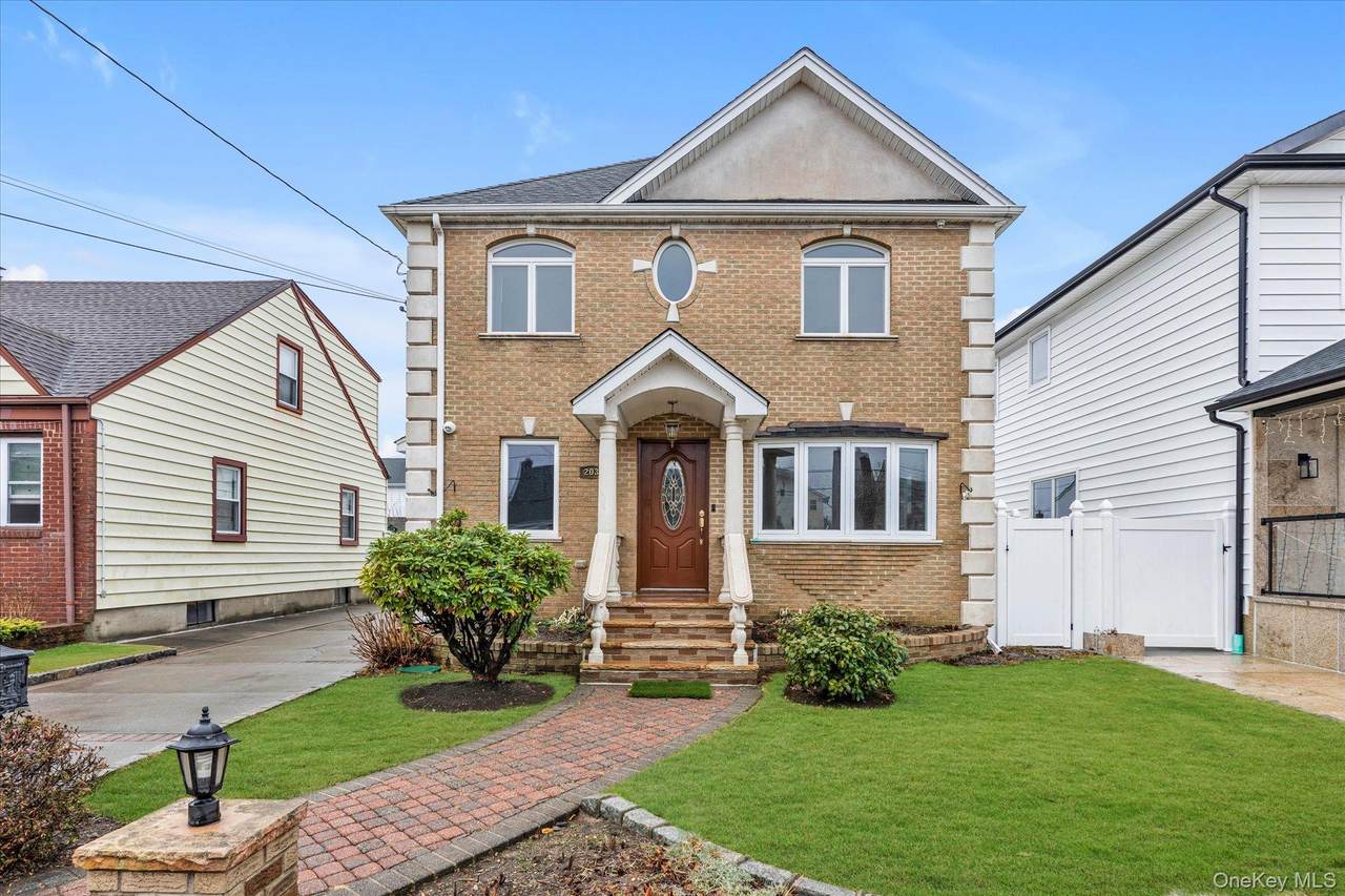 203 Pershing Parkway - Photo 1