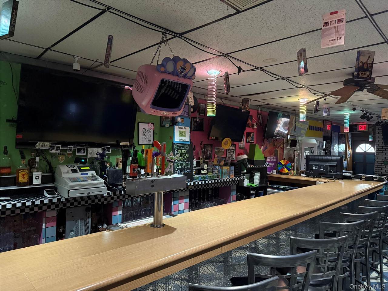 380 N Wantagh Ave - Photo 1