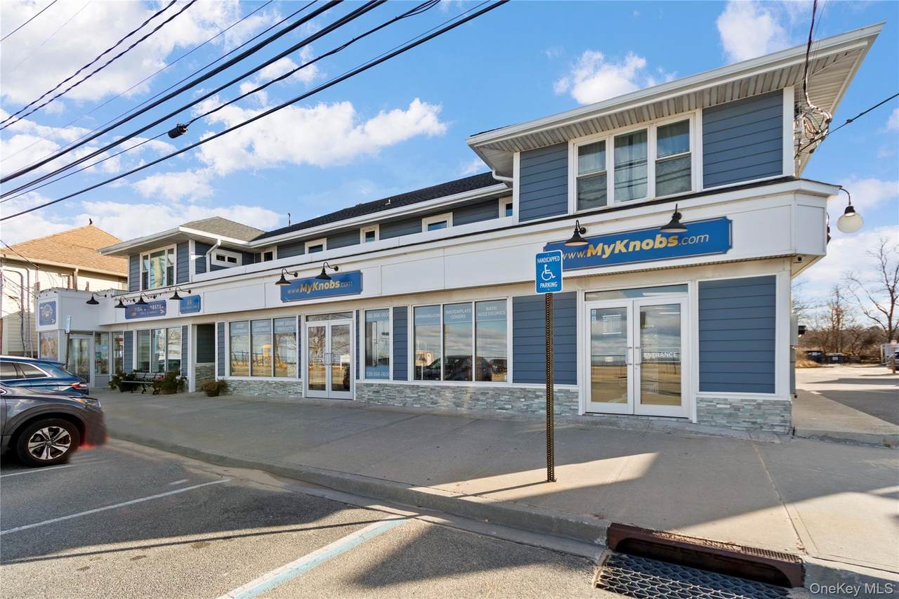 14 Bayville Avenue - Photo 1