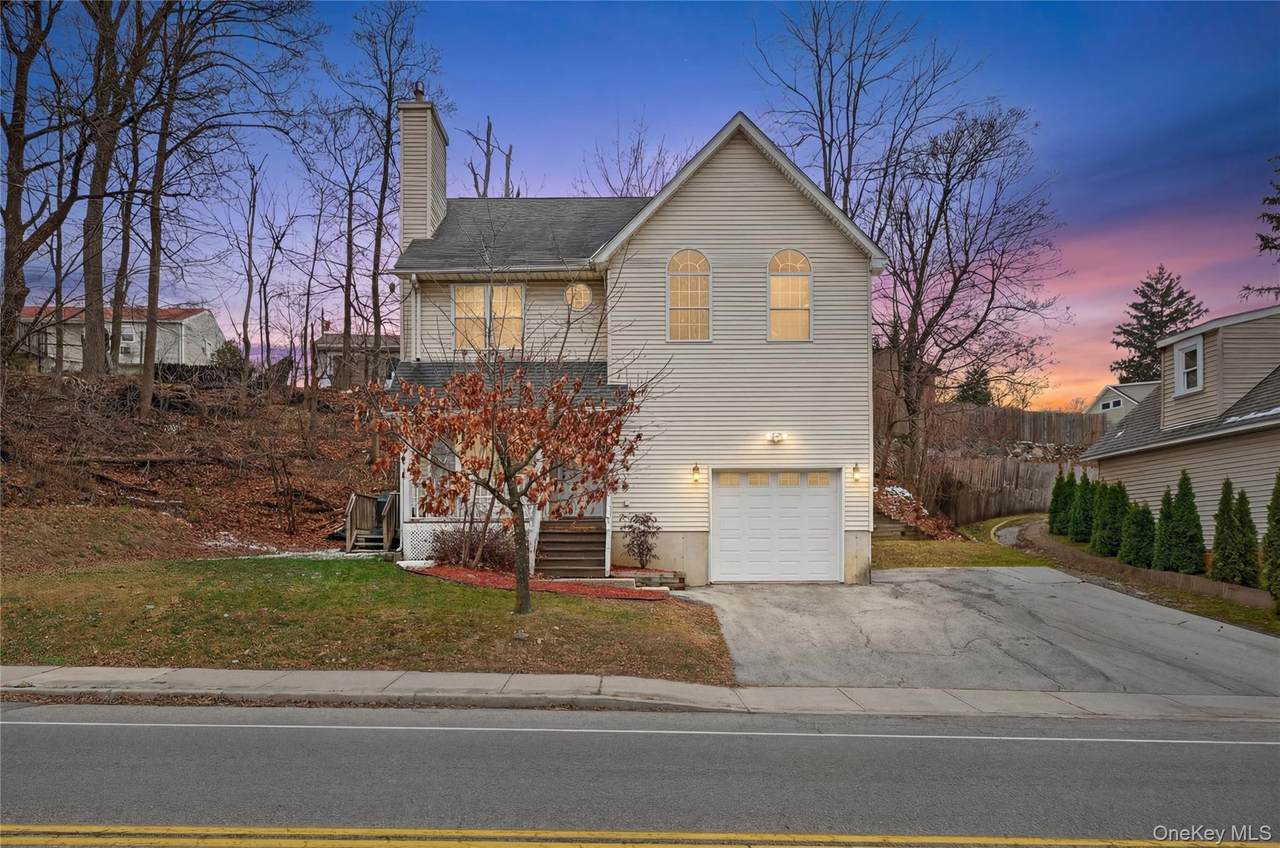 246 Robinson Avenue - Photo 1