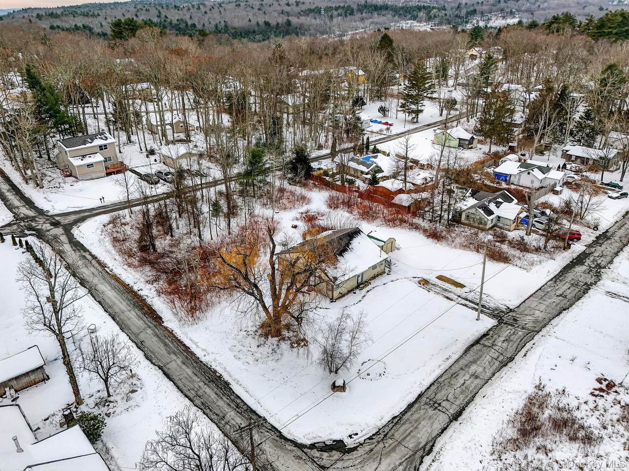 51 Laurel Trail - Photo 1