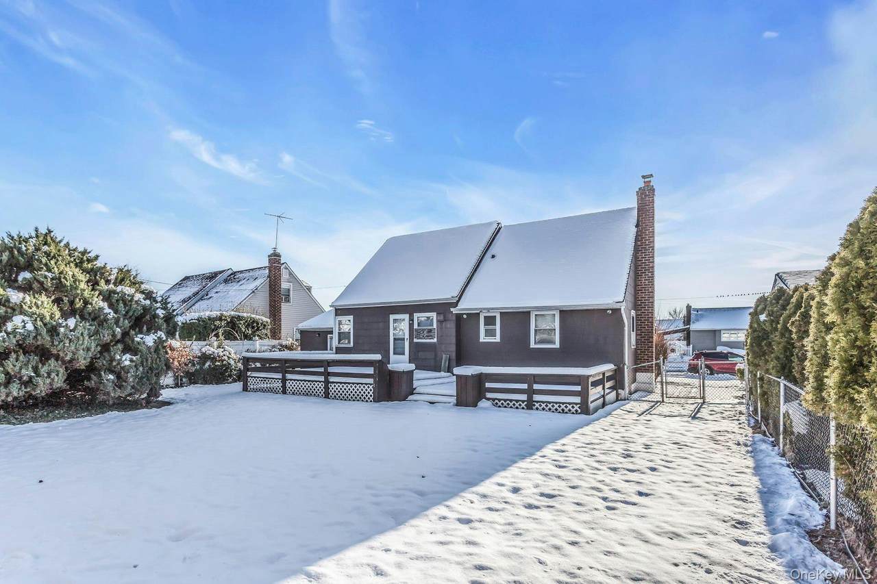 5 Preston Lane - Photo 1