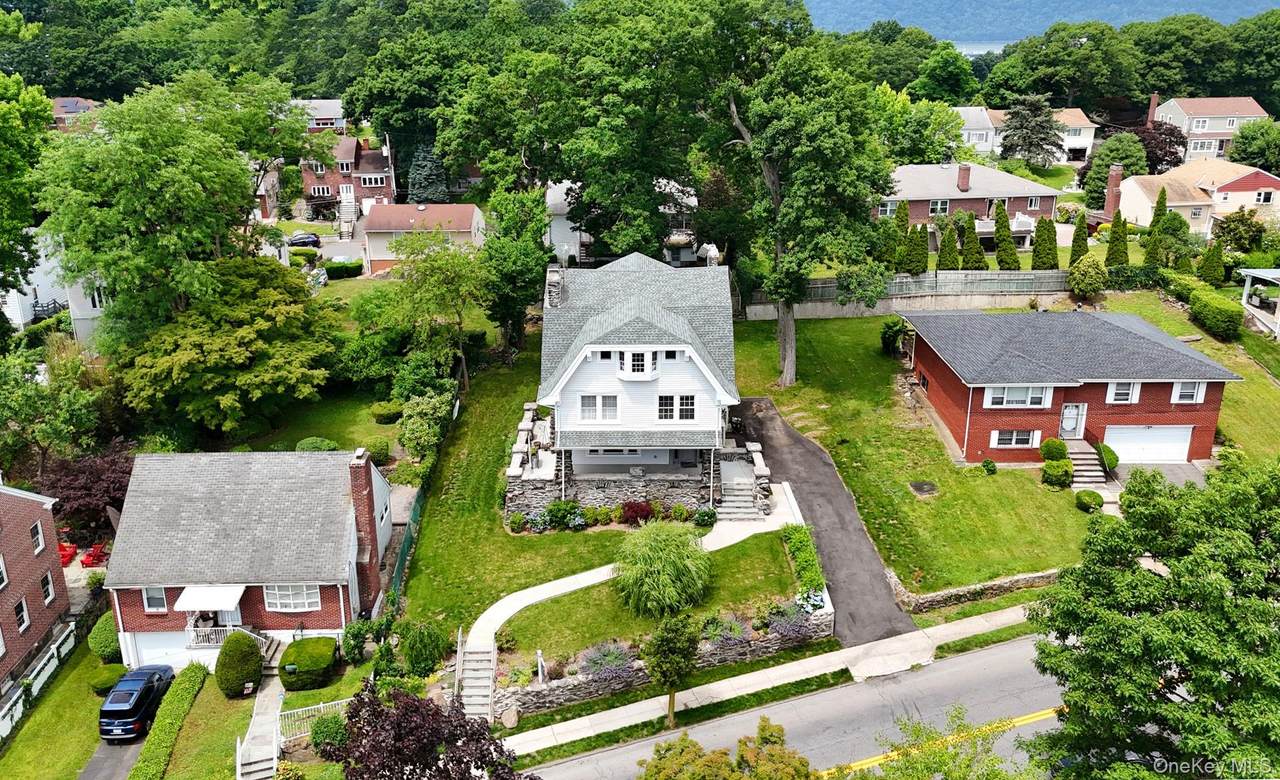 209 Van Cortlandt Park Avenue - Photo 1