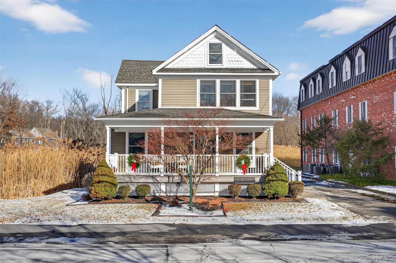 18 Scotchtown Avenue - Photo 1