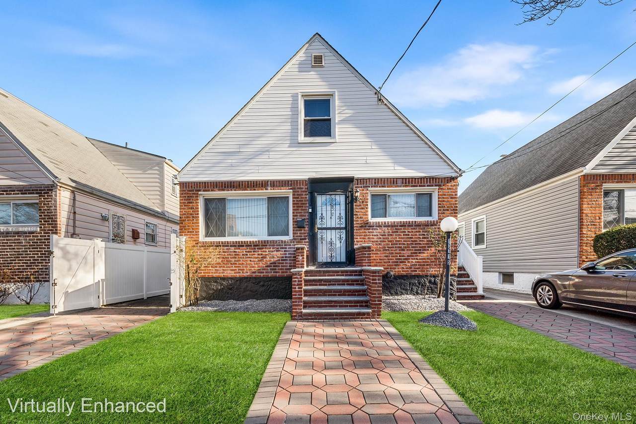 13715 170th Street - Photo 1