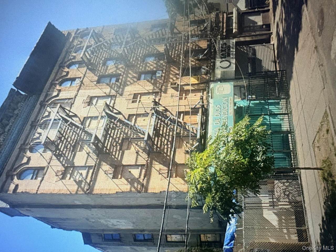 504 Brook Avenue - Photo 1