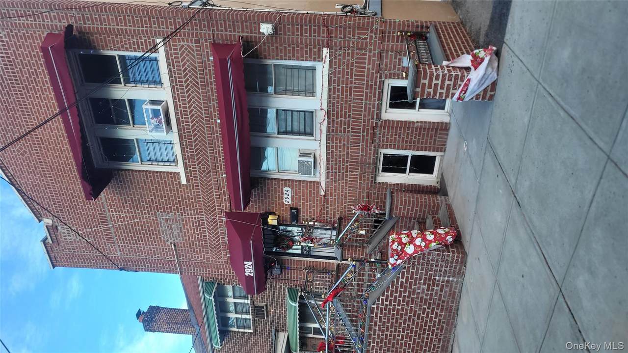 2924 Yates Avenue - Photo 1