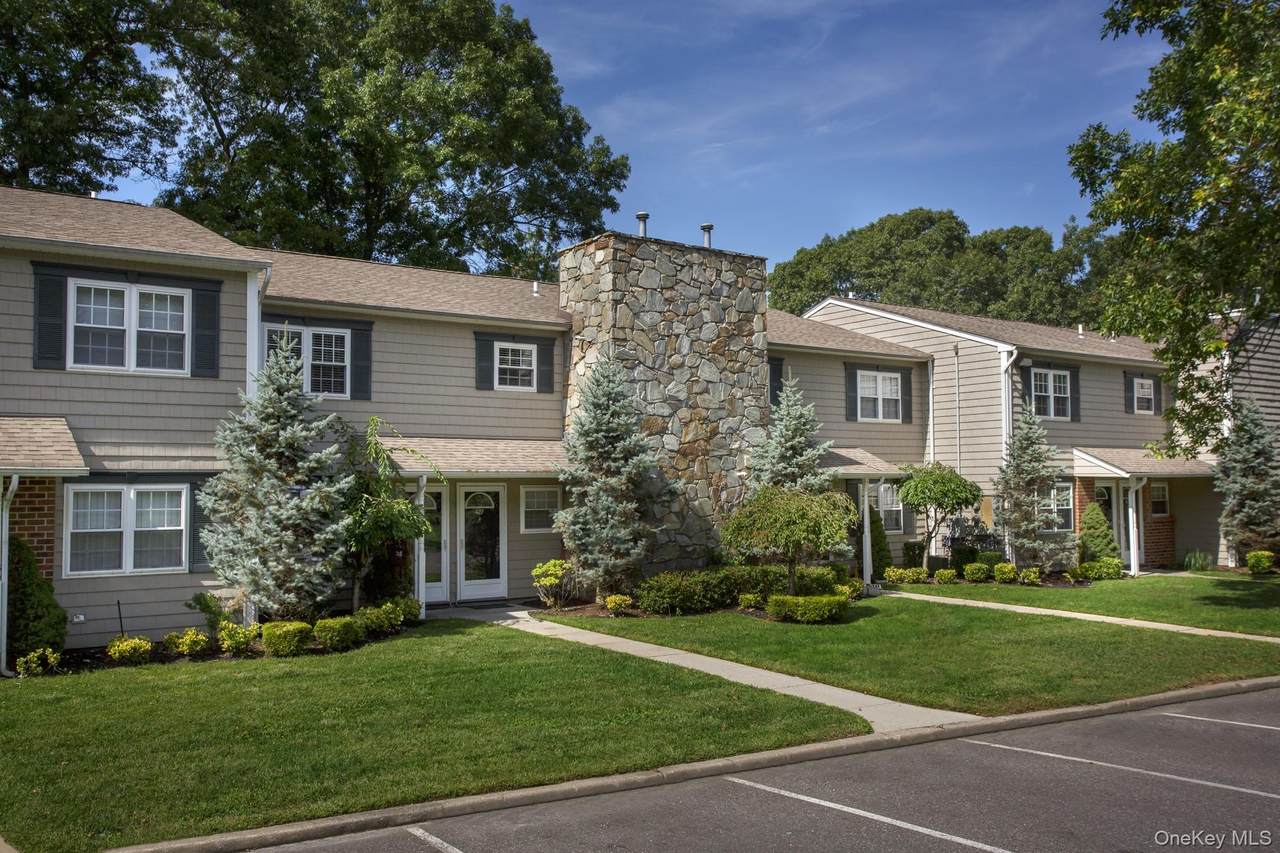 465 Lake Pointe Court - Photo 1