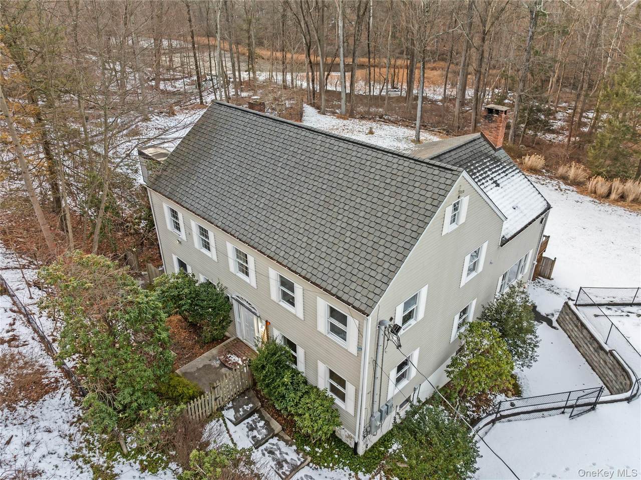 996 Haverstraw Road - Photo 1