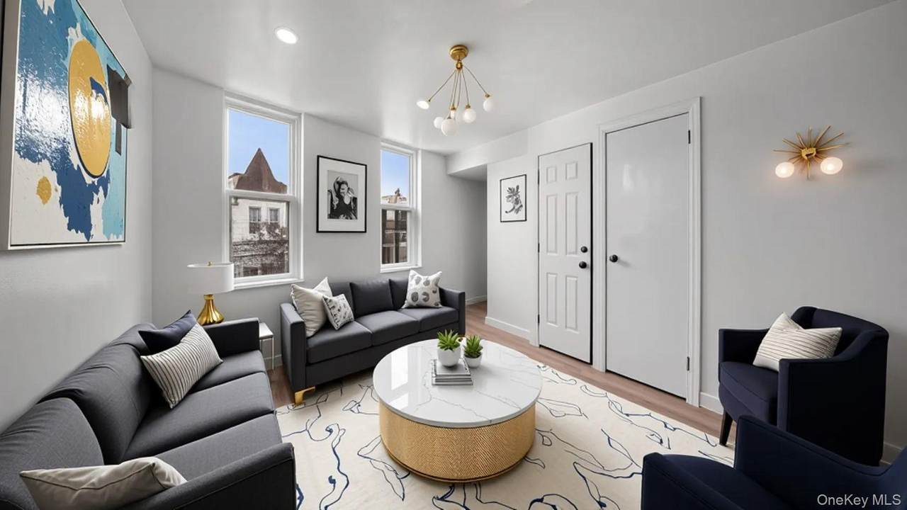 681 Rhinelander Avenue - Photo 1