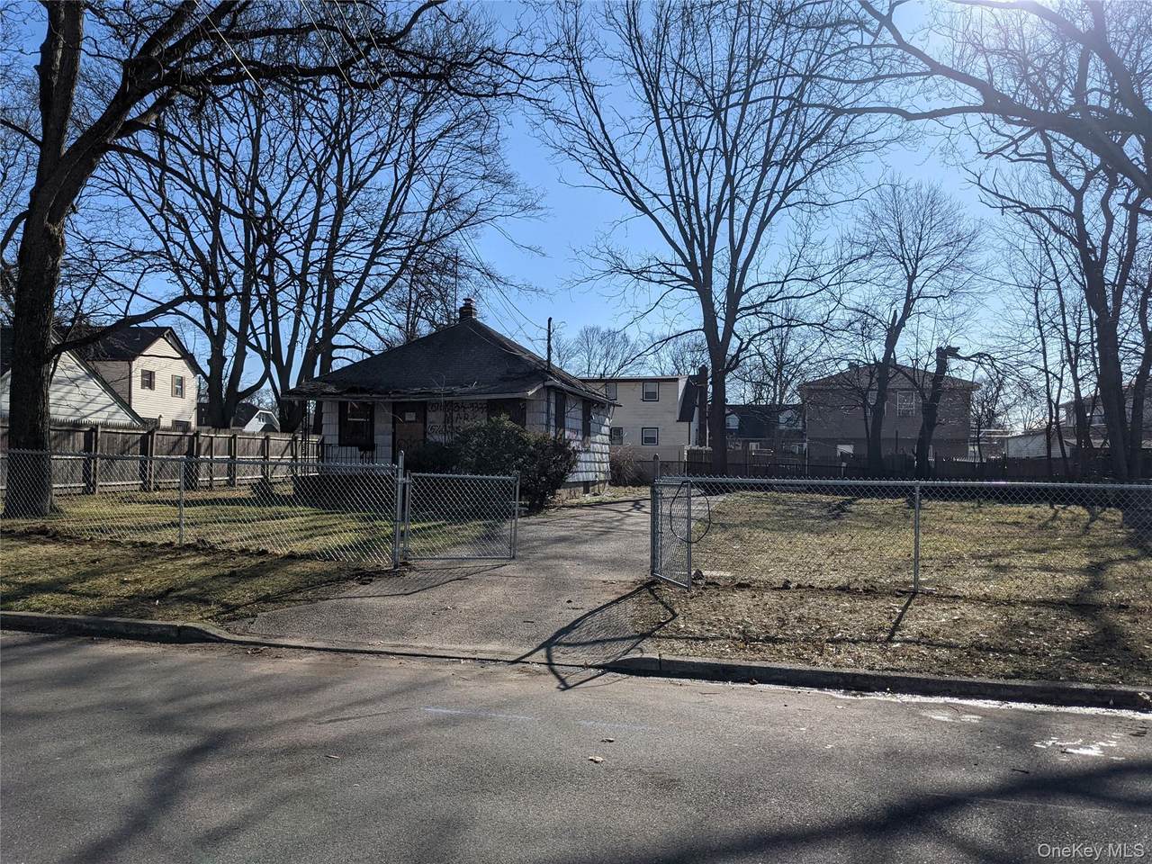 76 Cumberland Avenue - Photo 1