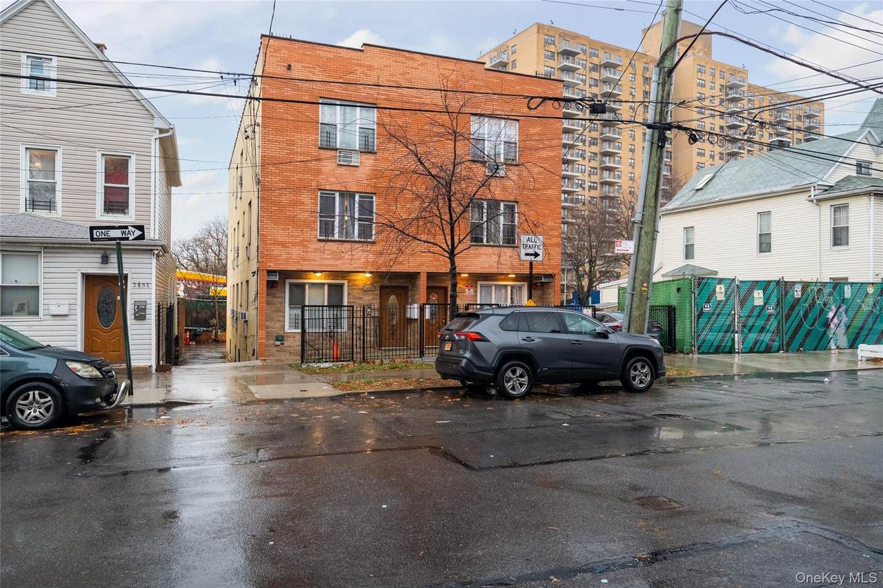 1457 Rosedale Avenue - Photo 1