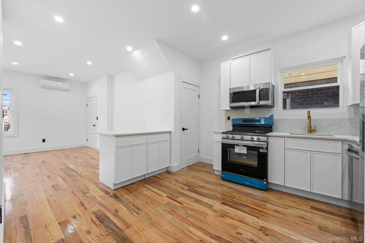 179-11 120th Avenue - Photo 1