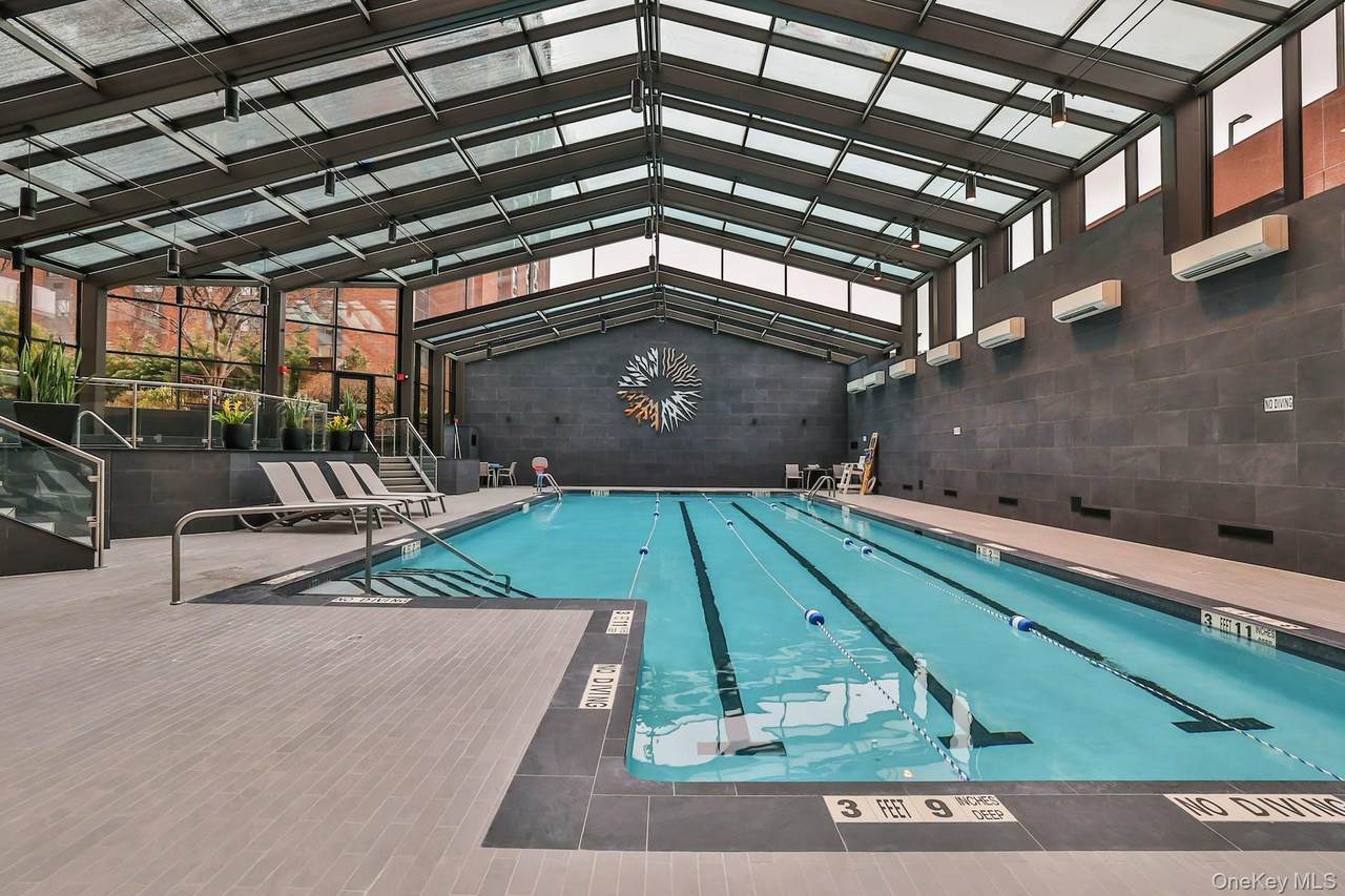 4 Martine Avenue - Photo 1