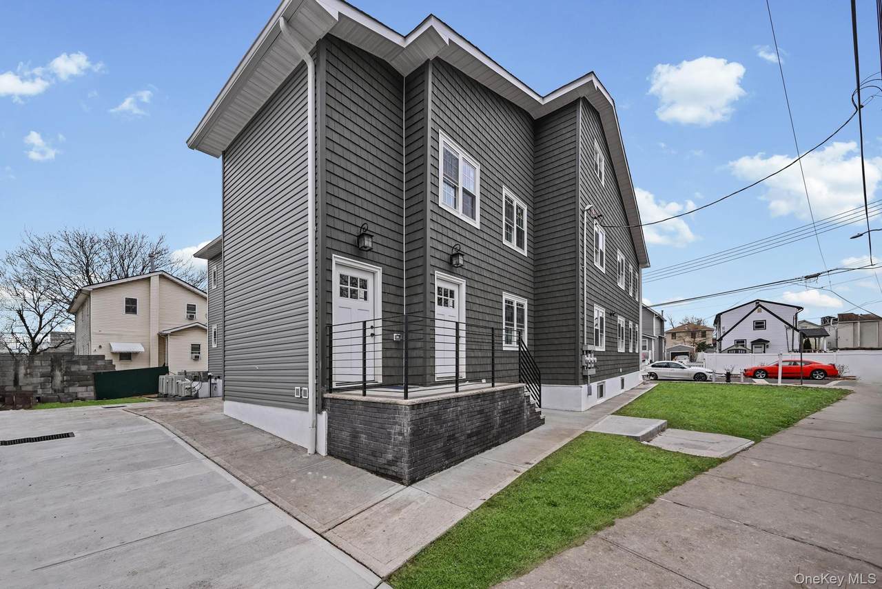 118-11 Lakeview Boulevard - Photo 1