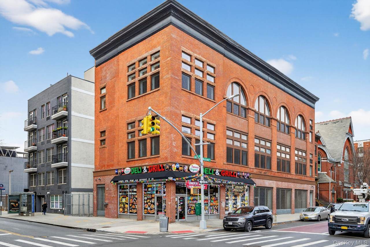 405 Gates Avenue - Photo 1