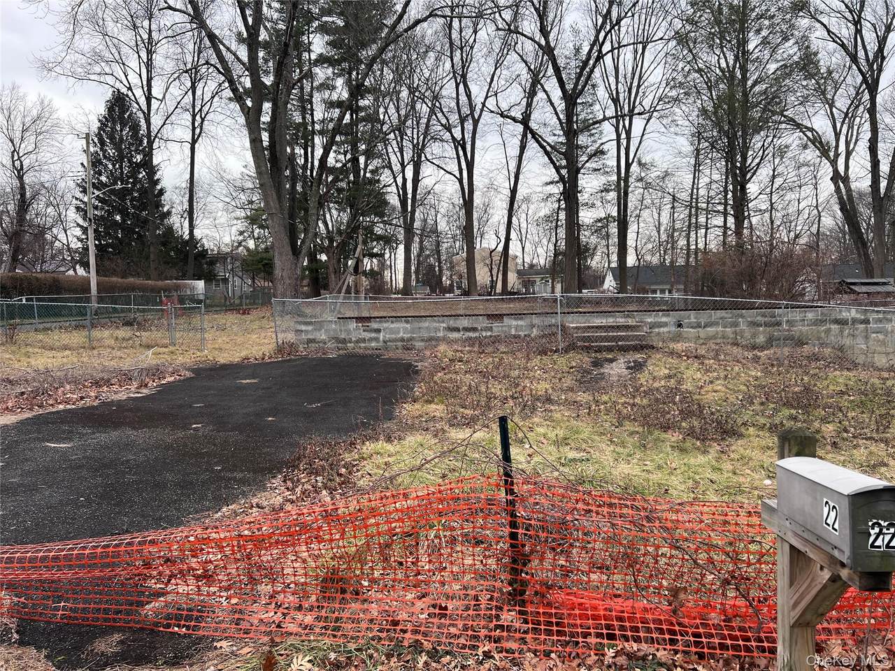 22 Tomahawk Drive - Photo 1