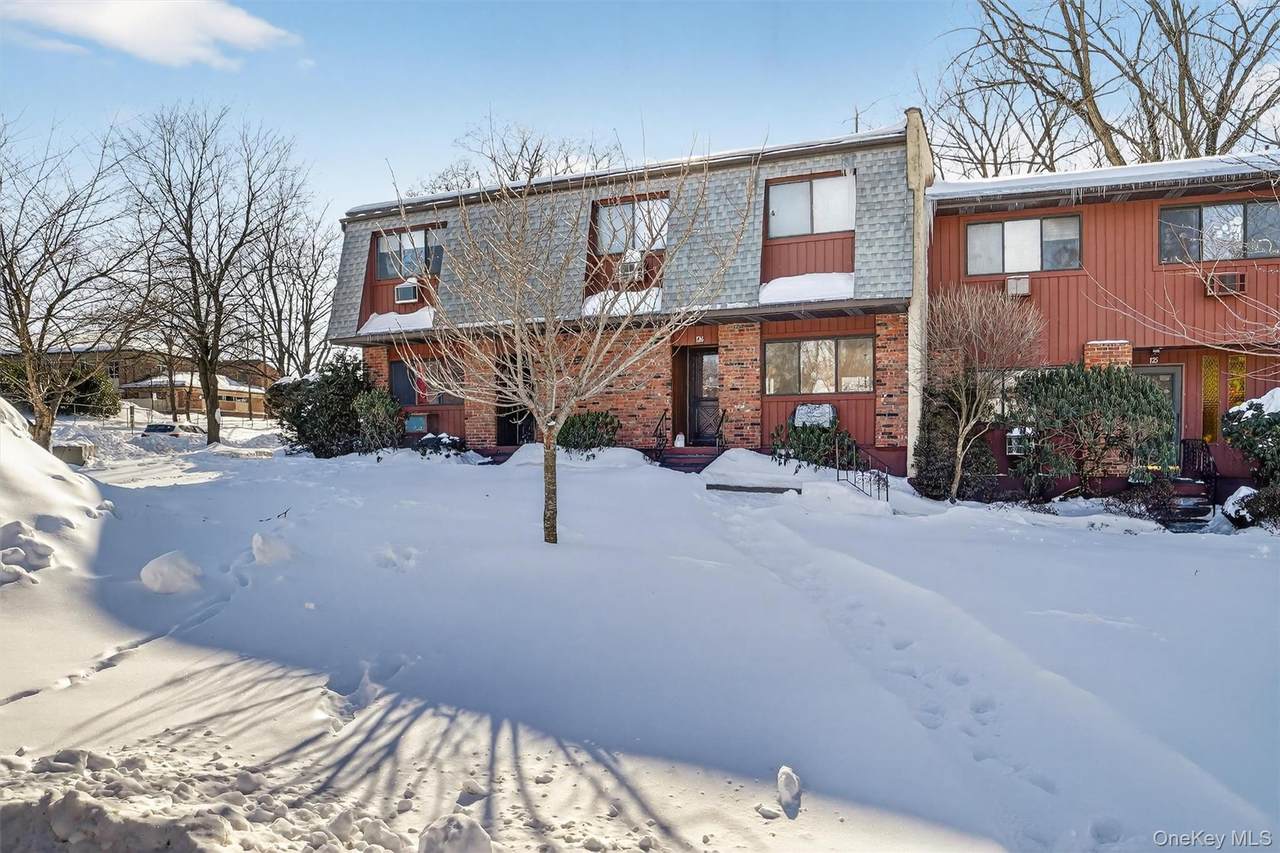 126 Coachlight Square - Photo 1