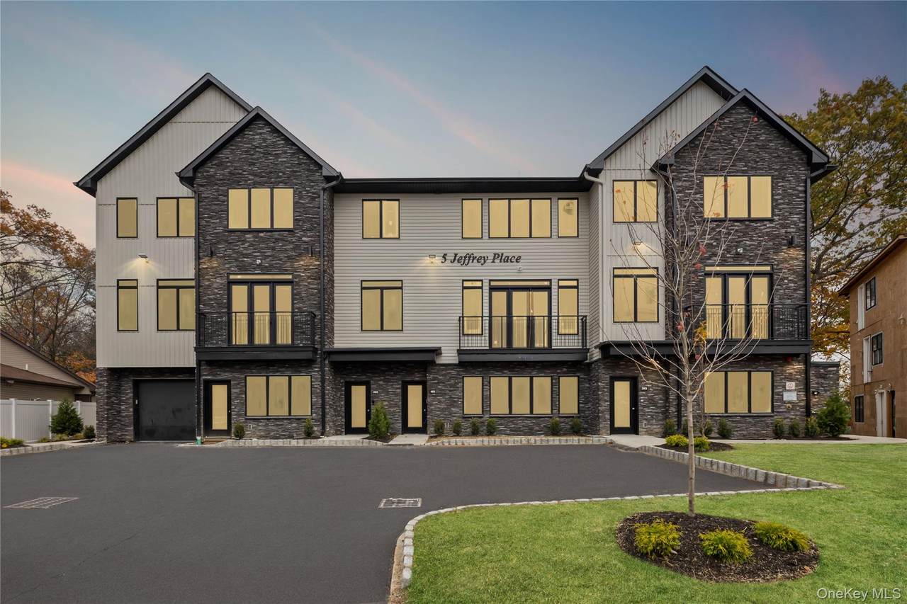 5 Jeffrey Place - Photo 1