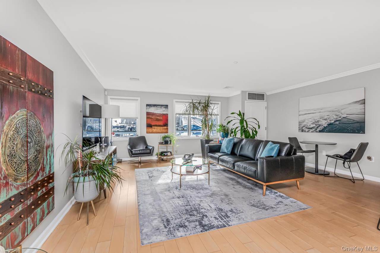 1490 Outlook Avenue - Photo 1