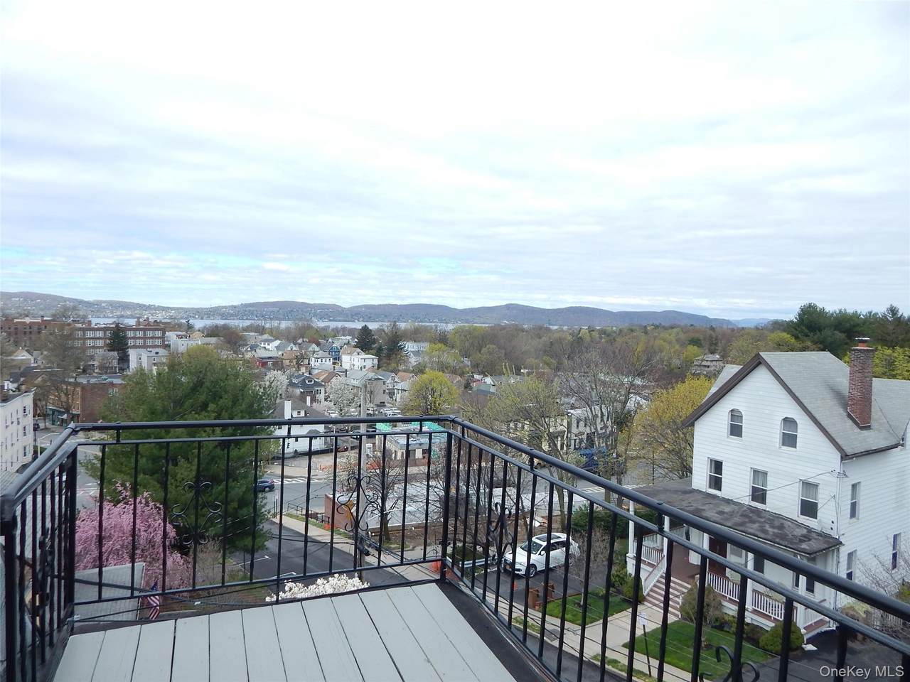 20 Hudson Terrace - Photo 1