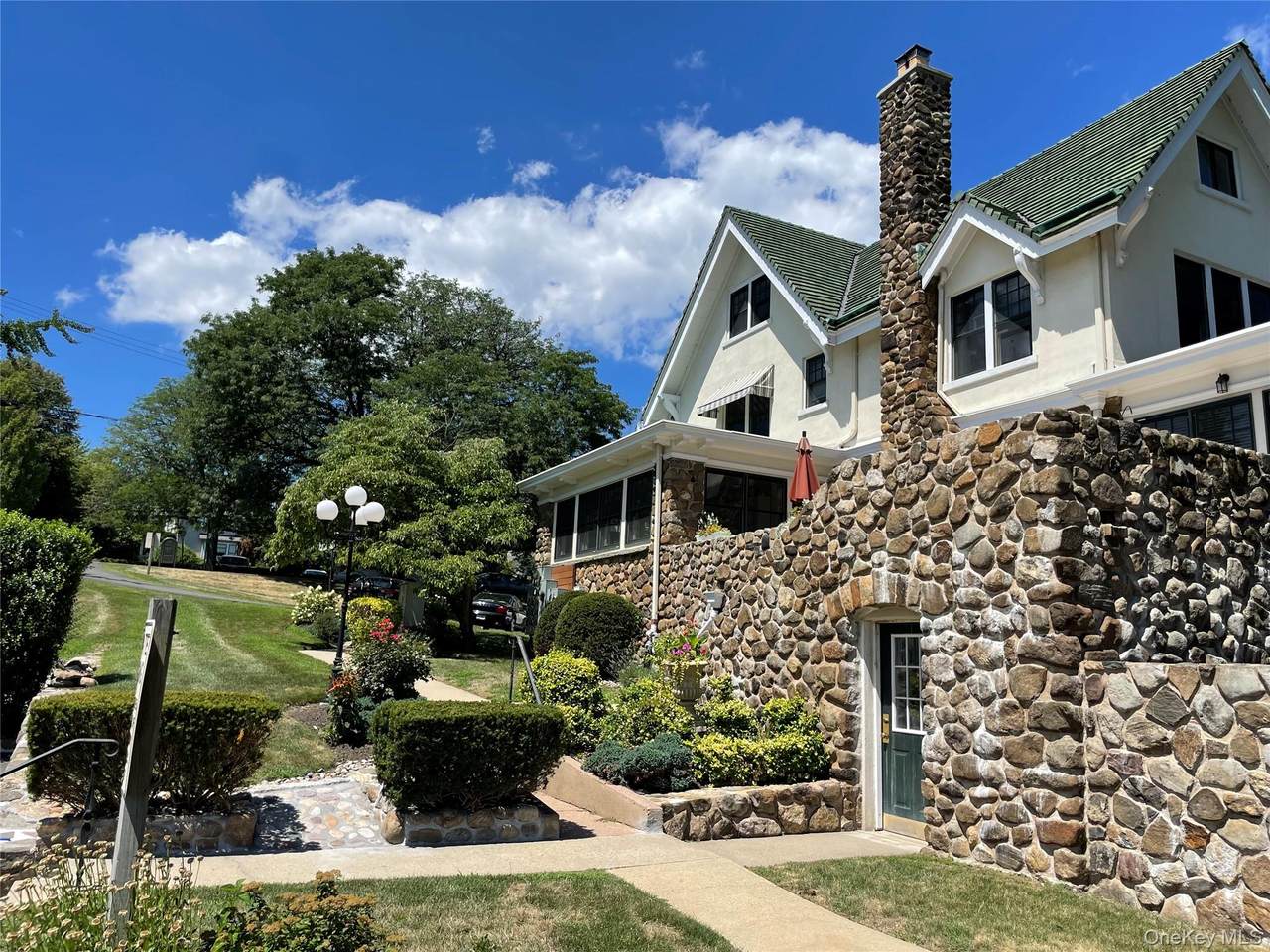 139 Broadway - Photo 1