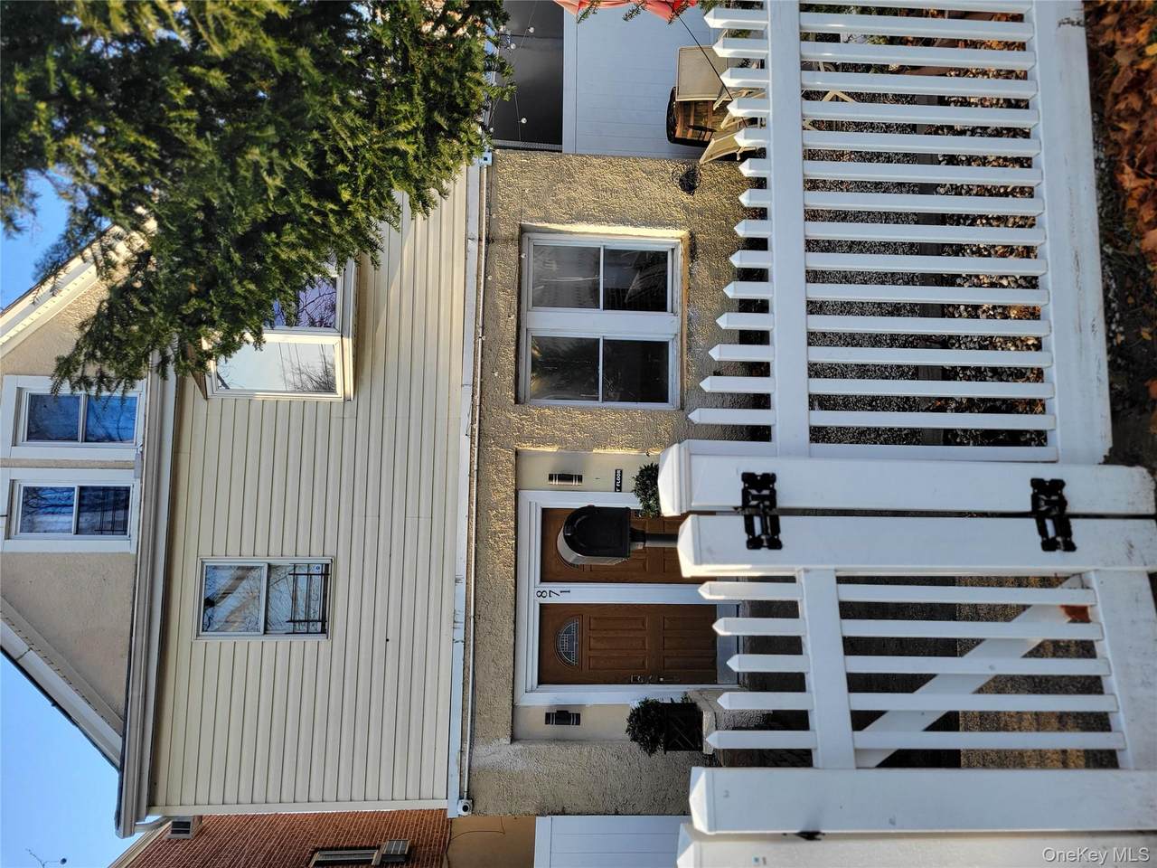 871 Throgsneck Expressway Expressway - Photo 1