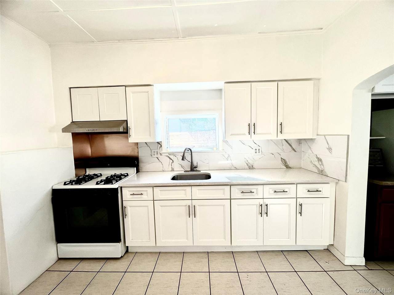 25 Beacon Street - Photo 1