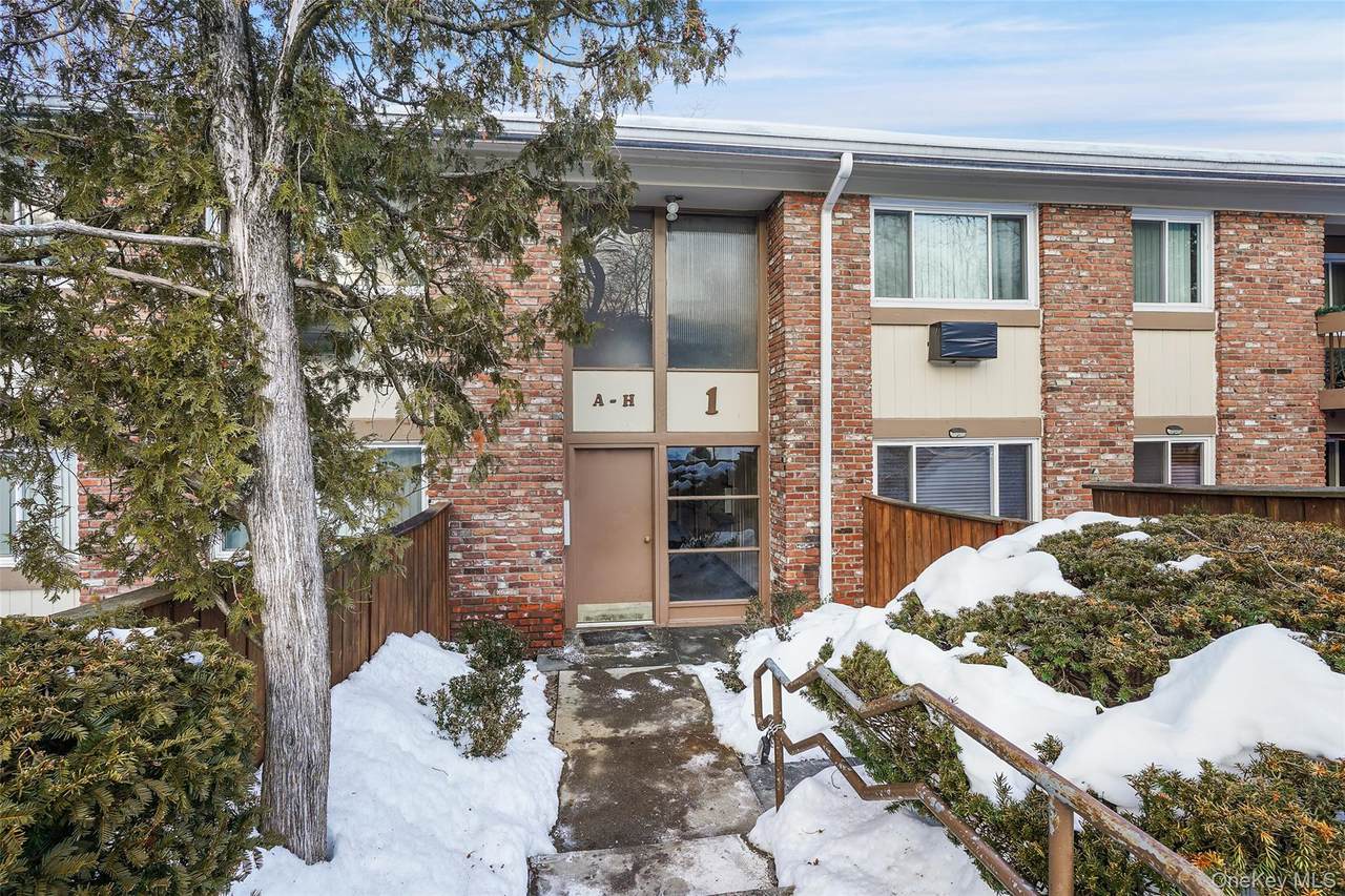 1 Rolling Way - Photo 1