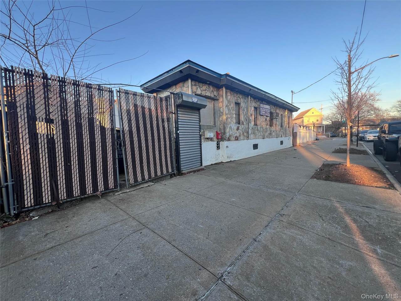 159-11 Linden Boulevard - Photo 1