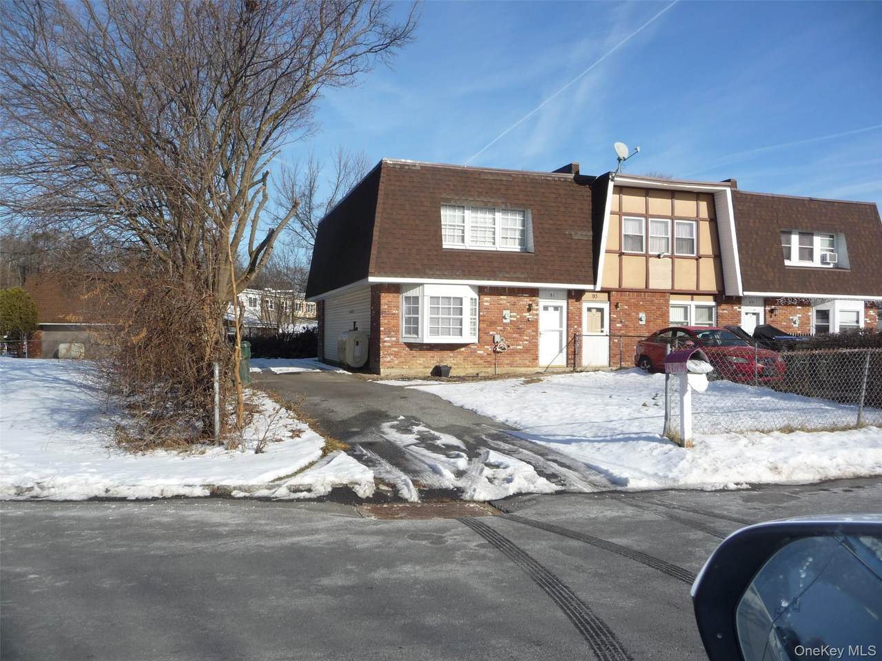 91 Sarah Lane - Photo 1