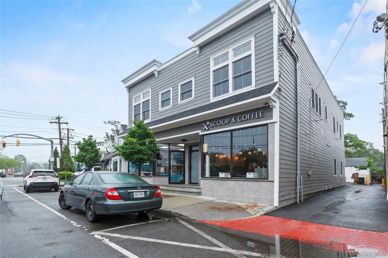 269-271 Bayville Avenue - Photo 1