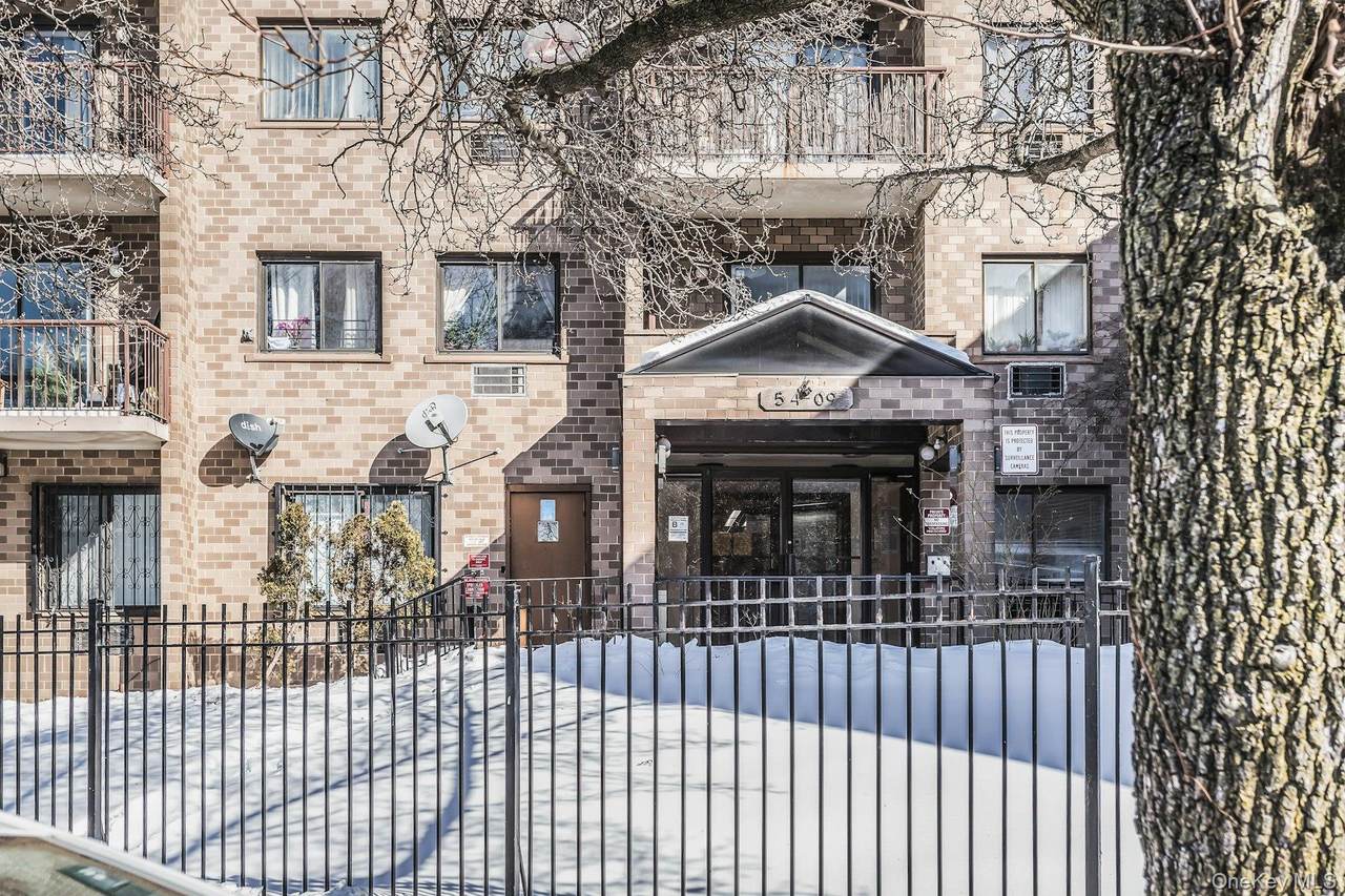 5409 108th Street - Photo 1