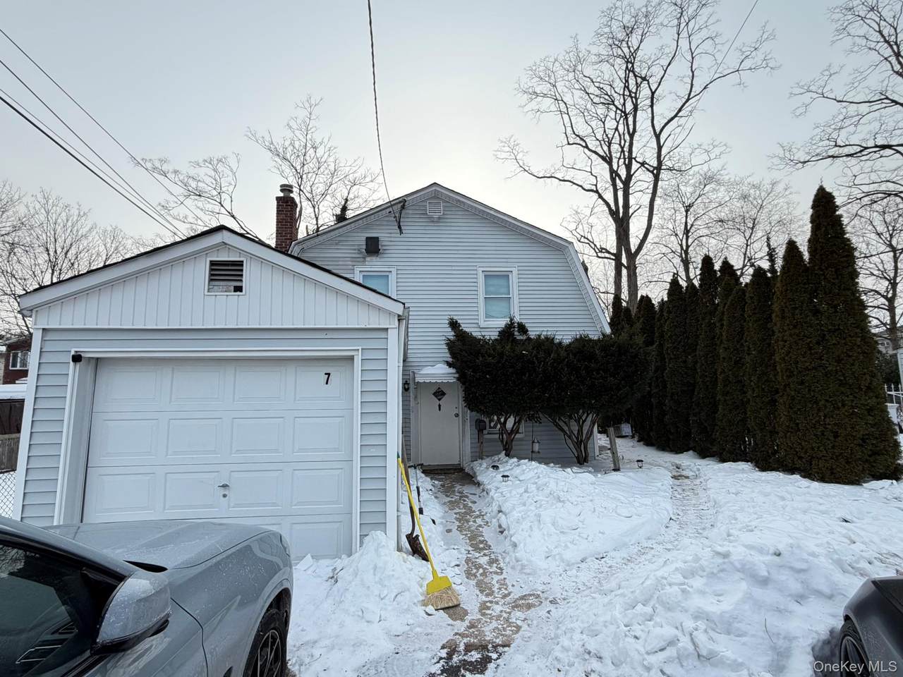 7 Sands Point Road - Photo 1