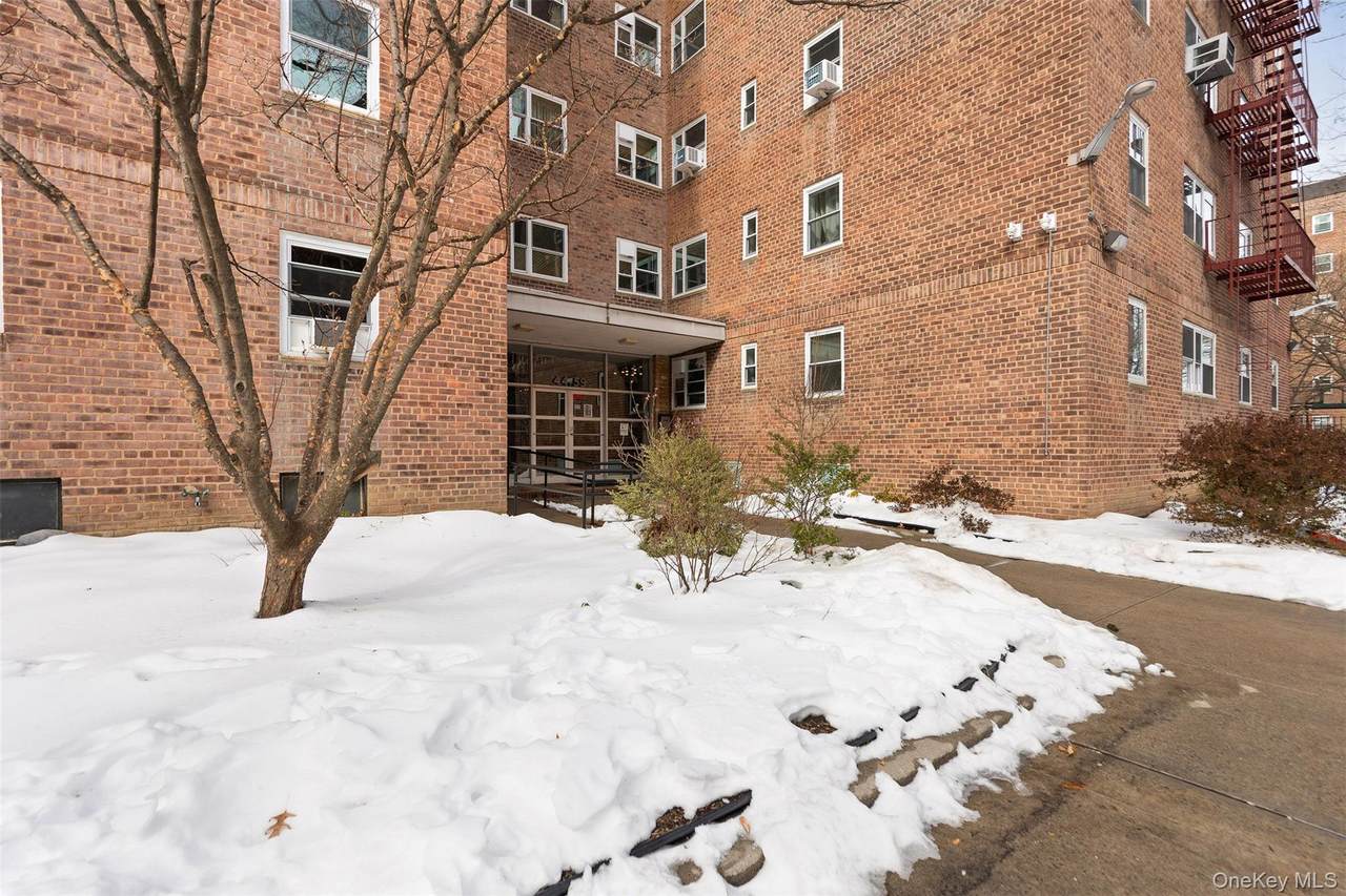 44-59 Kissena Boulevard - Photo 1