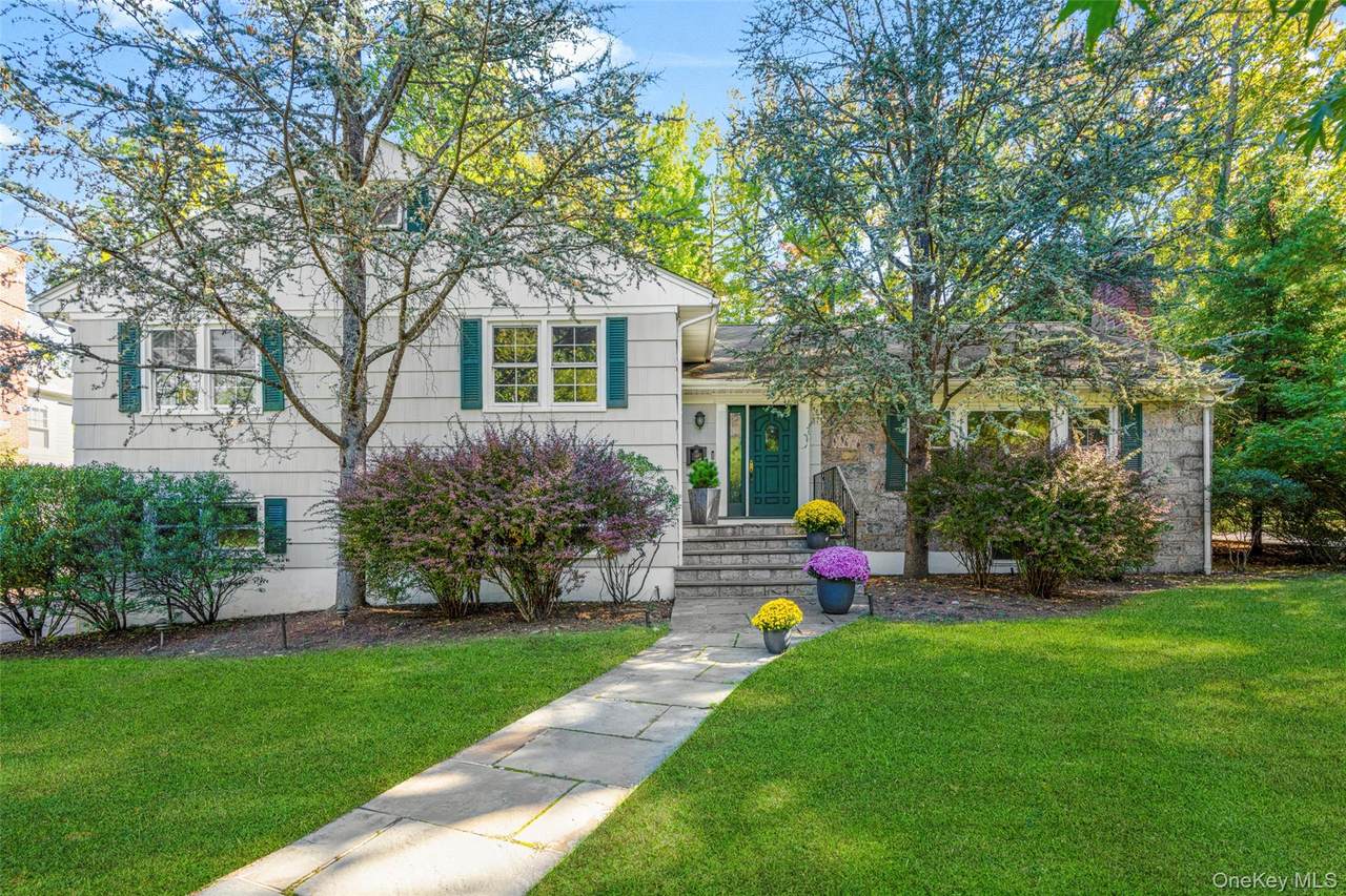 37 Barlow Lane - Photo 1