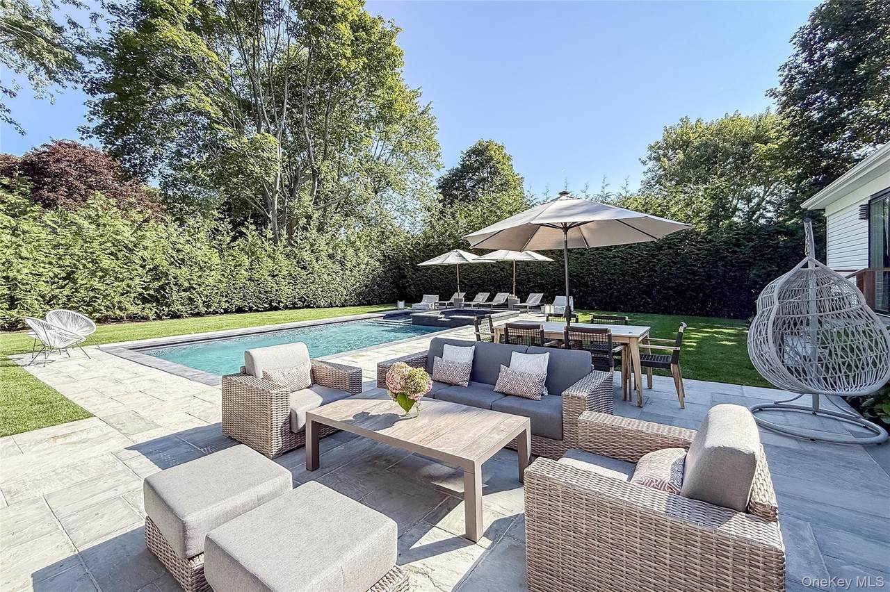 121 Ponquogue Avenue - Photo 1