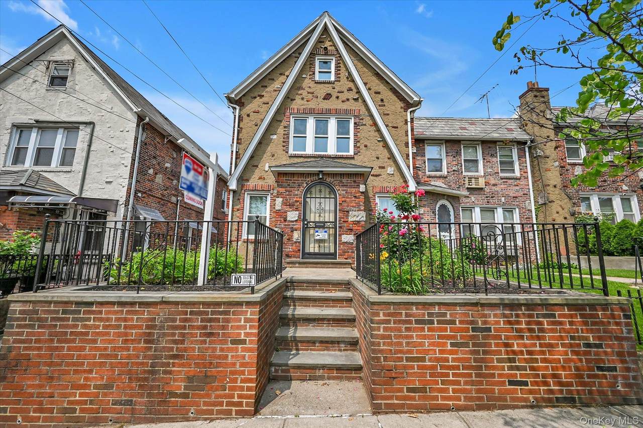 5428 65th Place - Photo 1