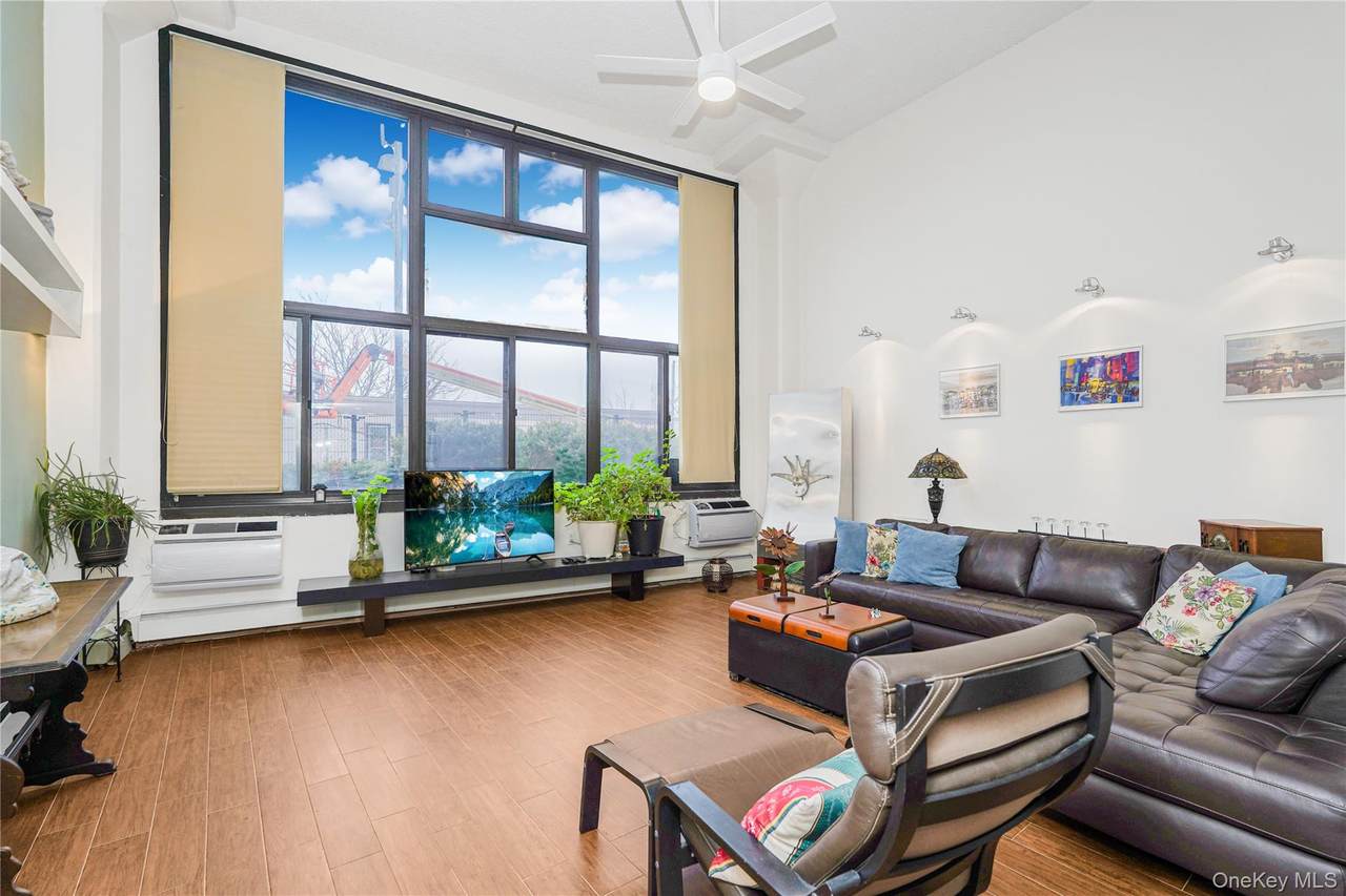 10 Bay Street Landing - Photo 1