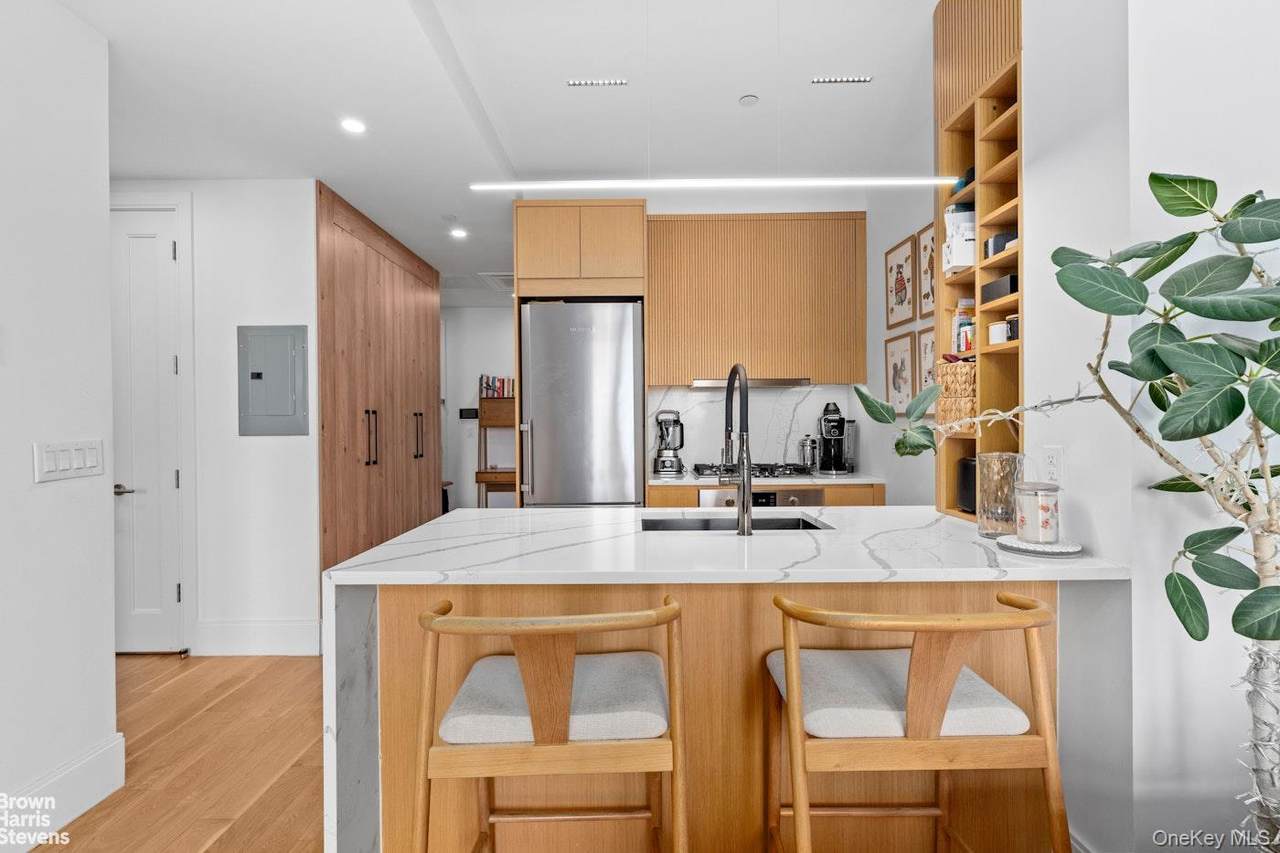 183 Mcguinness Boulevard - Photo 1
