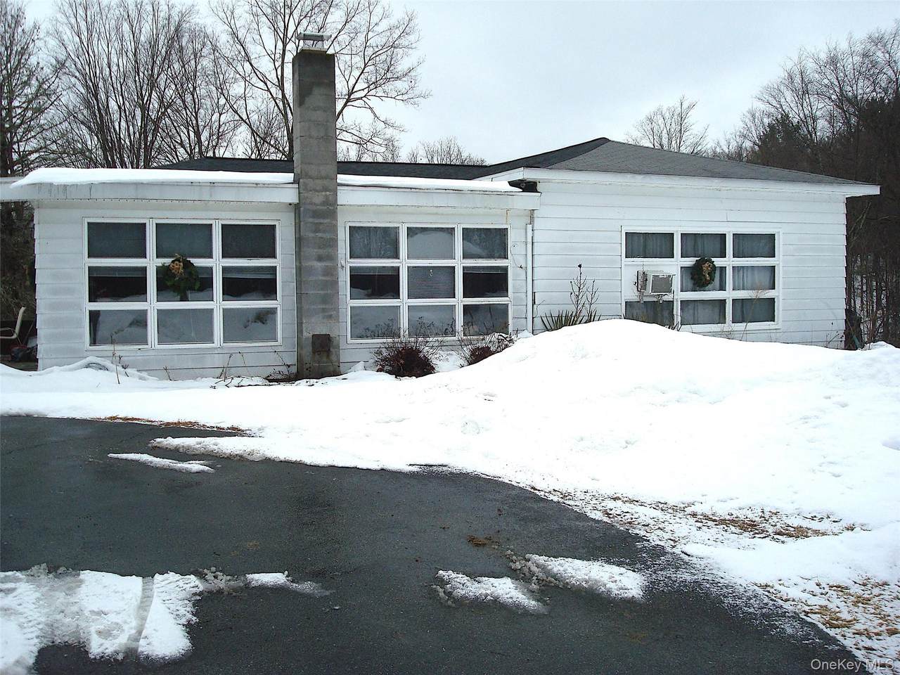 220-224 Hobbs Lane - Photo 1