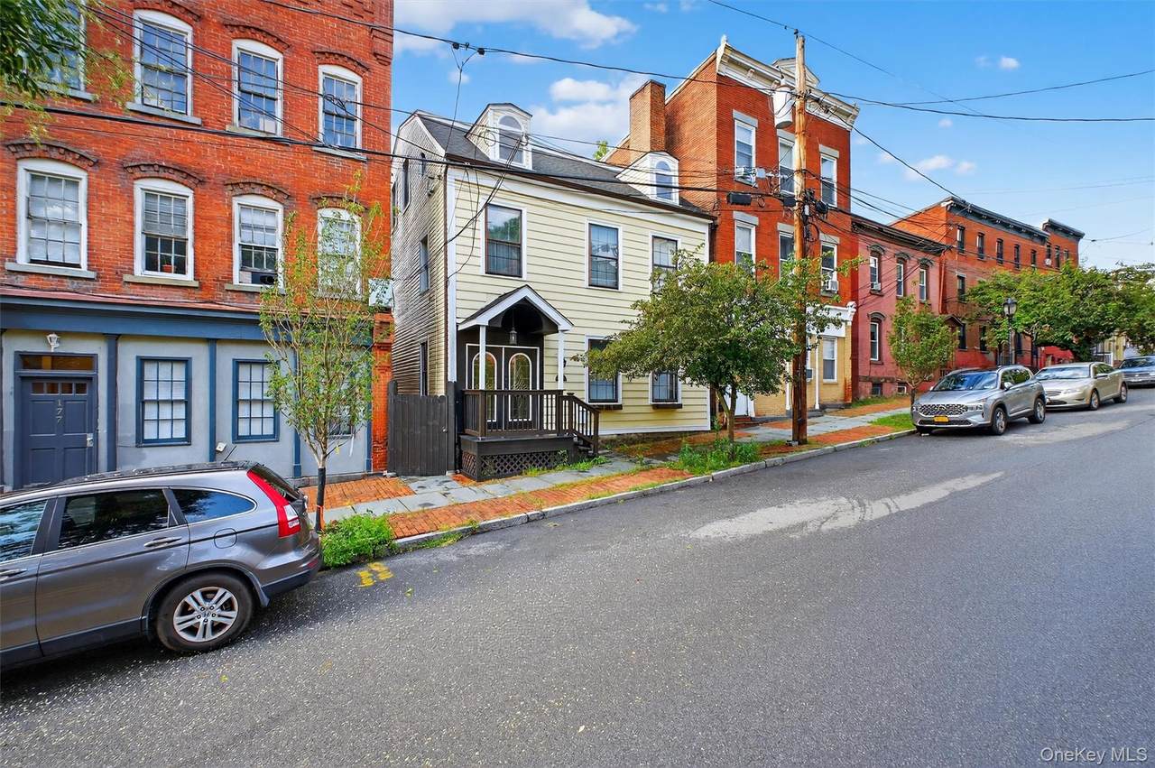181 Union Street - Photo 1