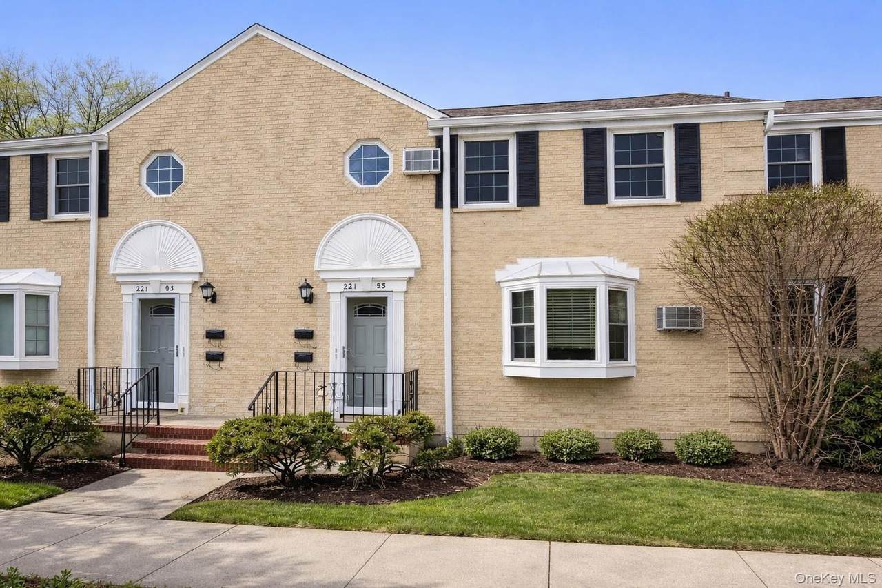 22105 67th Avenue - Photo 1