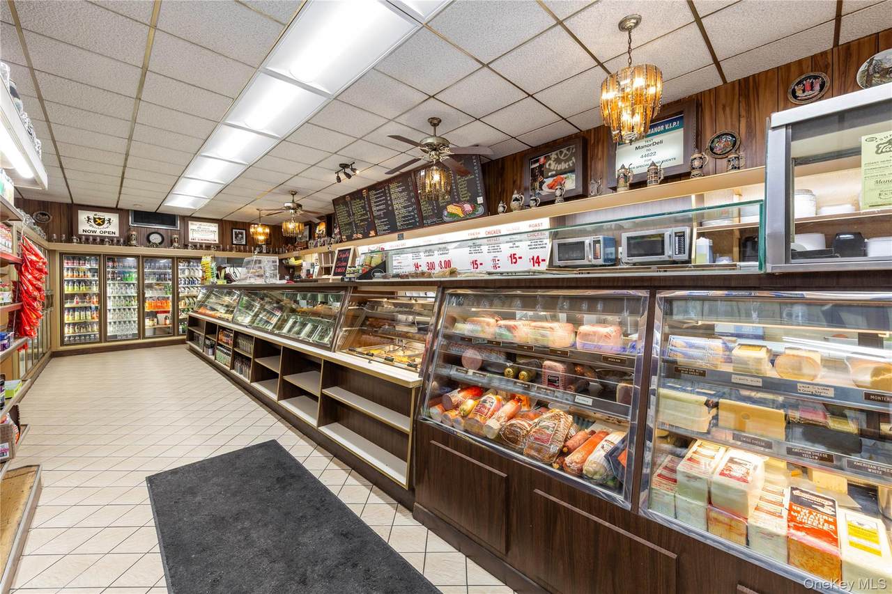 94-12 Jamaica Avenue - Photo 1