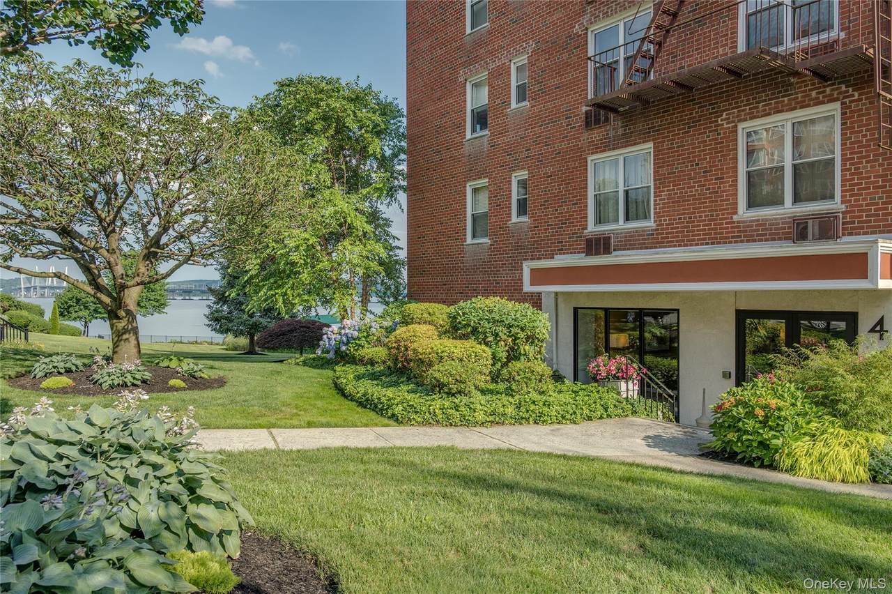 4 Salisbury Point - Photo 1