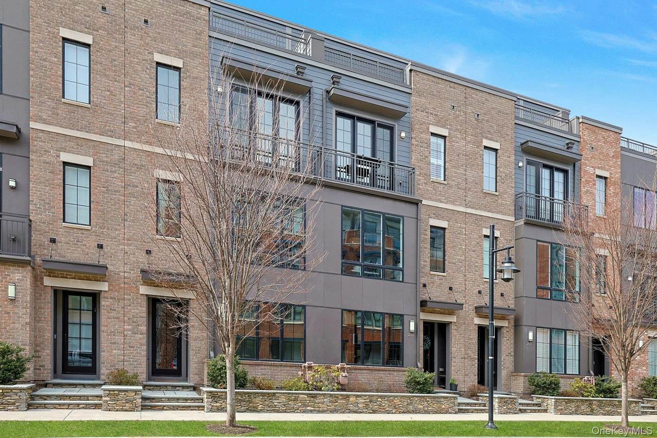 206 Legend Drive - Photo 1